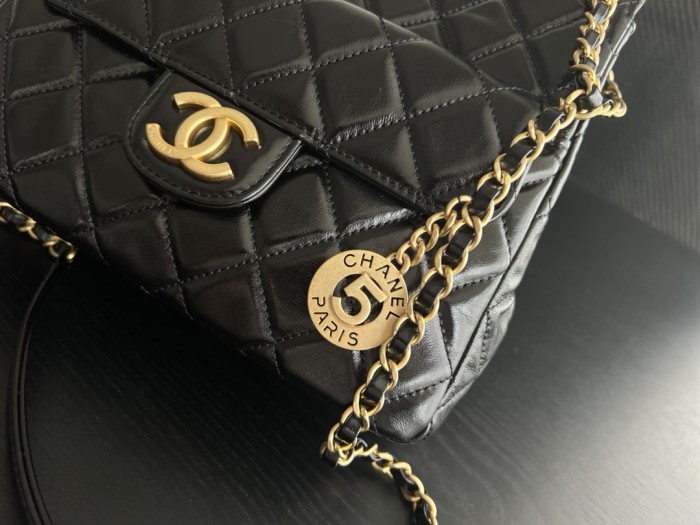 Handbag Chanel AS3690 size 21.5cmx22.5cmx7 cm