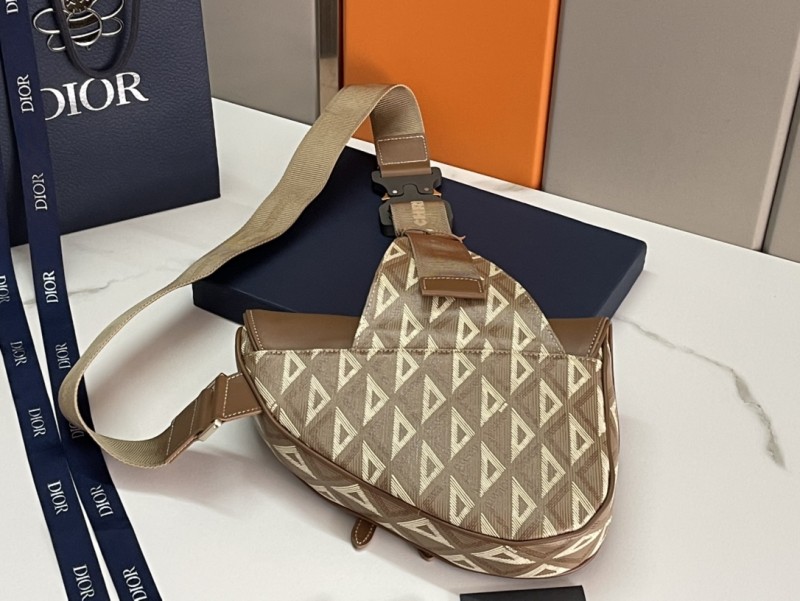 Handbag Dior D93305 size 26-19-4.5 cm