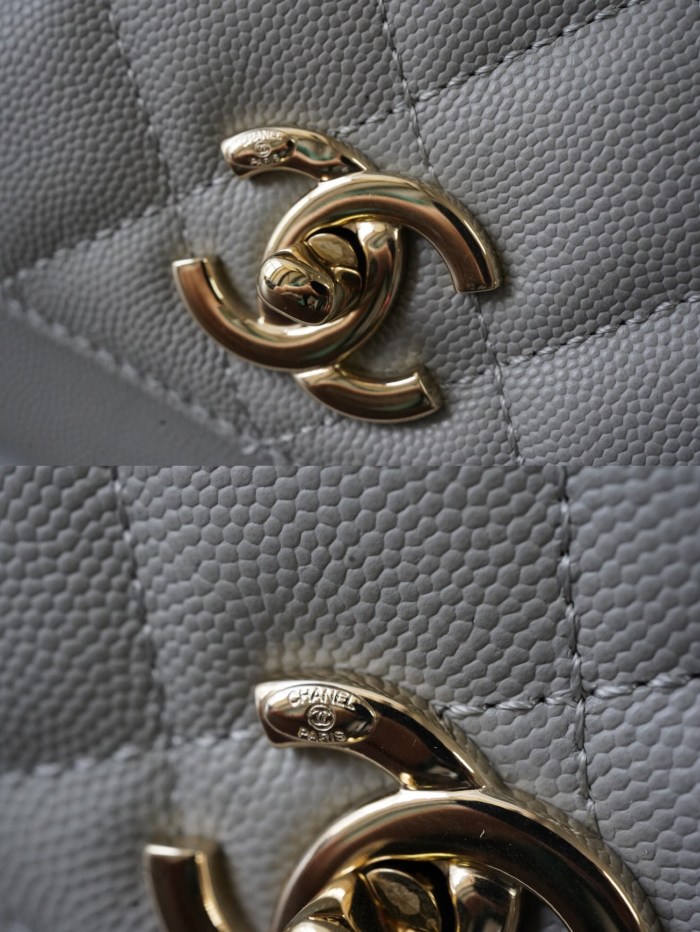 Handbag Chanel A93067 size 20 cm