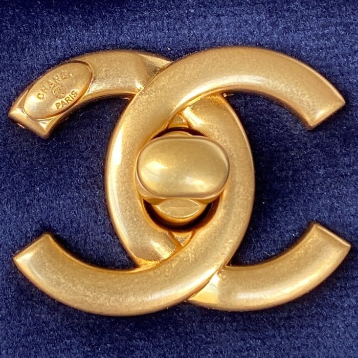 Handbag Chanel AS3451 size 24 cm