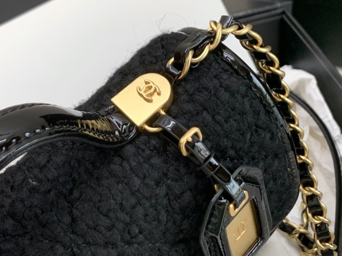 Handbag Chanel size 𝟷𝟽*𝟸𝟶.𝟻 *𝟼 𝚌𝚖