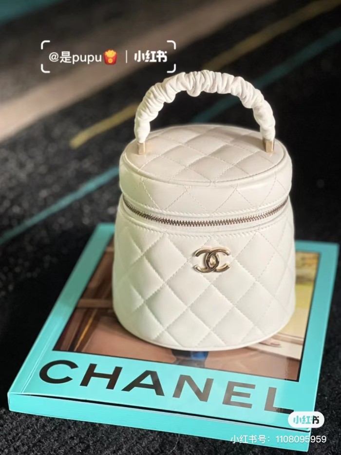 Handbag Chanel size 13×13×11 cm