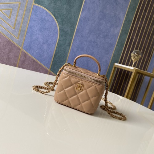 Handbag Chanel 81113 size 10 7 9 cm