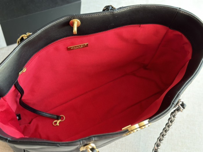 Handbag Chanel AS366 size 24 X41 X10 cm