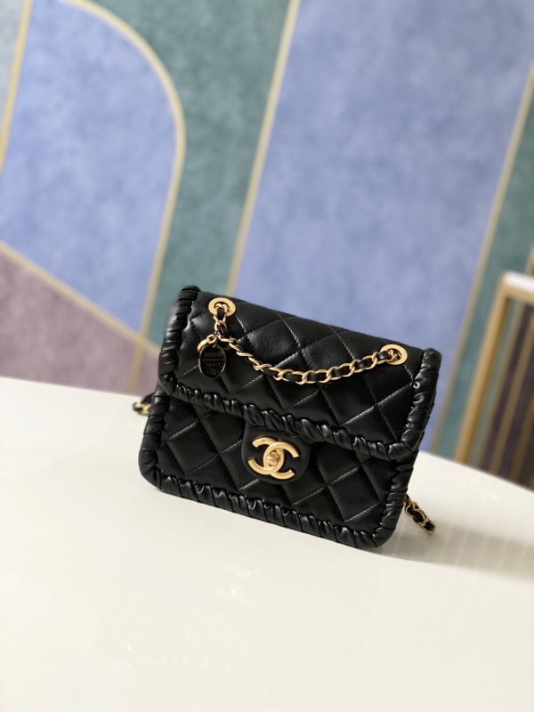 Handbag Chanel AS2495 size 19x15x6 cm