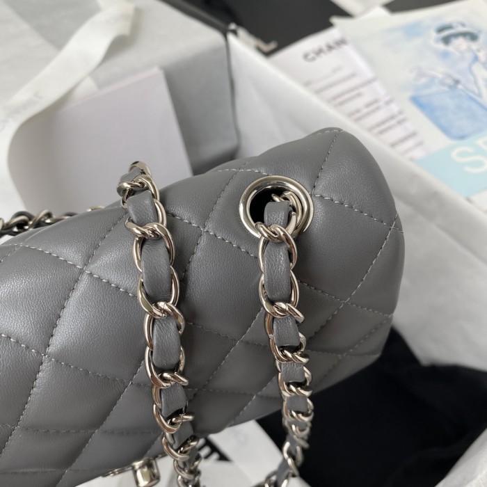 Handbag Chanel size 20 cm