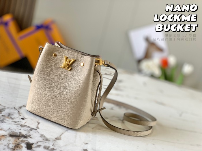 Handbag Louis Vuitton M68709 M69205 size 13.5x 16.0x 10.0 cm