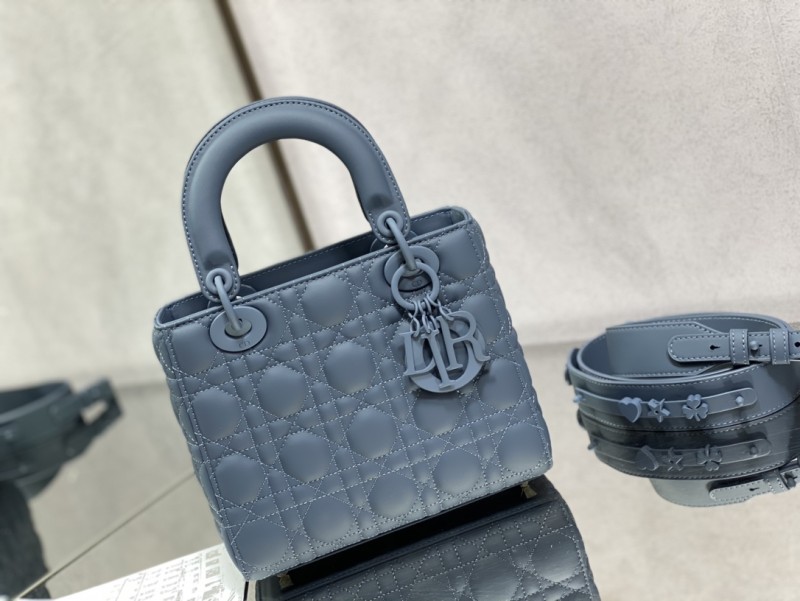 Handbag Dior size 20 cm