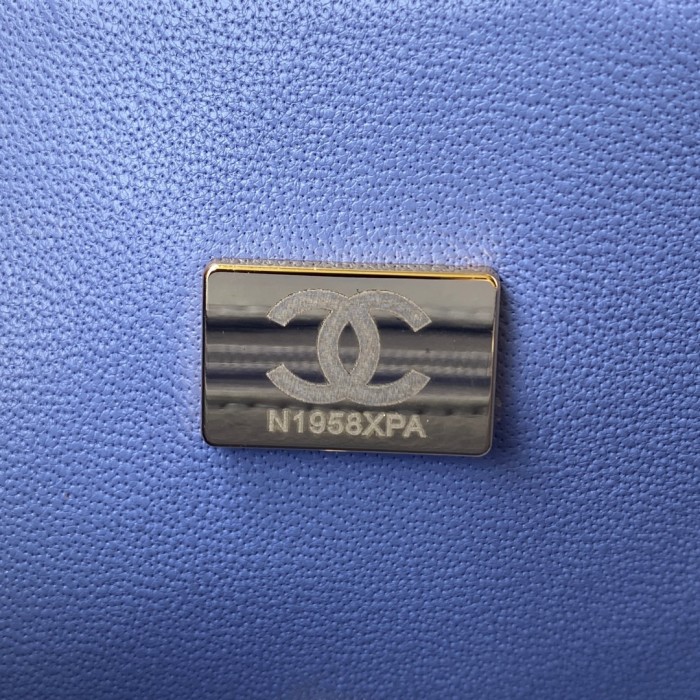 Handbag Chanel size 20 cm