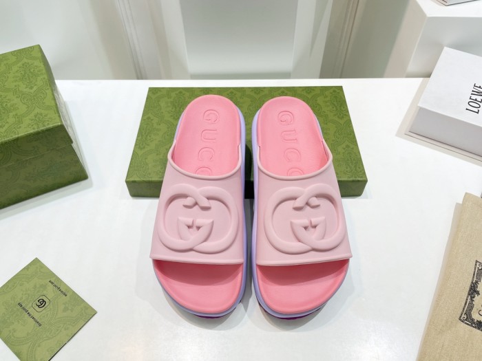 Gucci Women's slide sandal with Interlocking G WOMEN 5