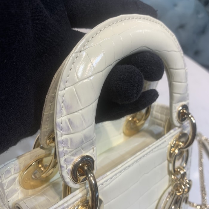 Handbag Dior 6603 size 17 x 7.5x 14 cm