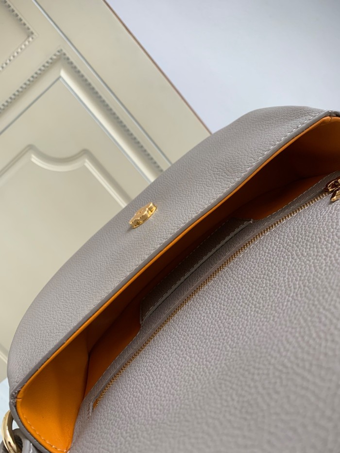 Handbag Louis Vuitton M58728 size 25 x 17.5 x 8 cm