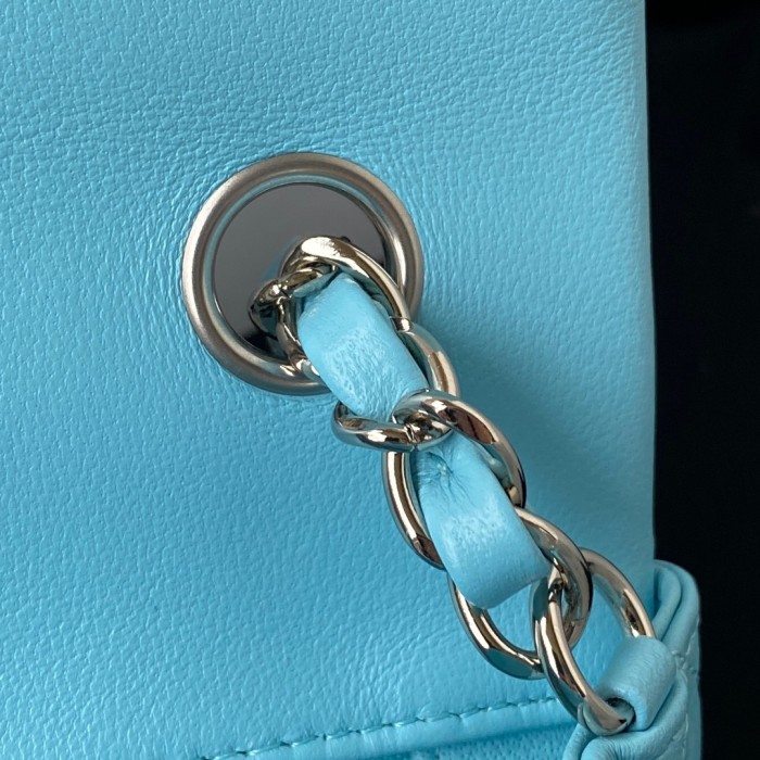 Handbag Chanel size 17 cm