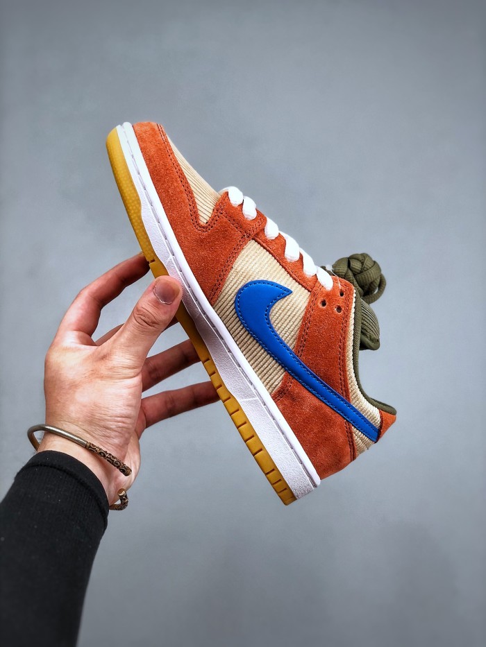 Nike SB Dunk Low Corduroy Dusty Peach