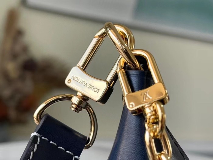 Handbag Louis Vuitton M81166 size 23 x 13 x 6cm