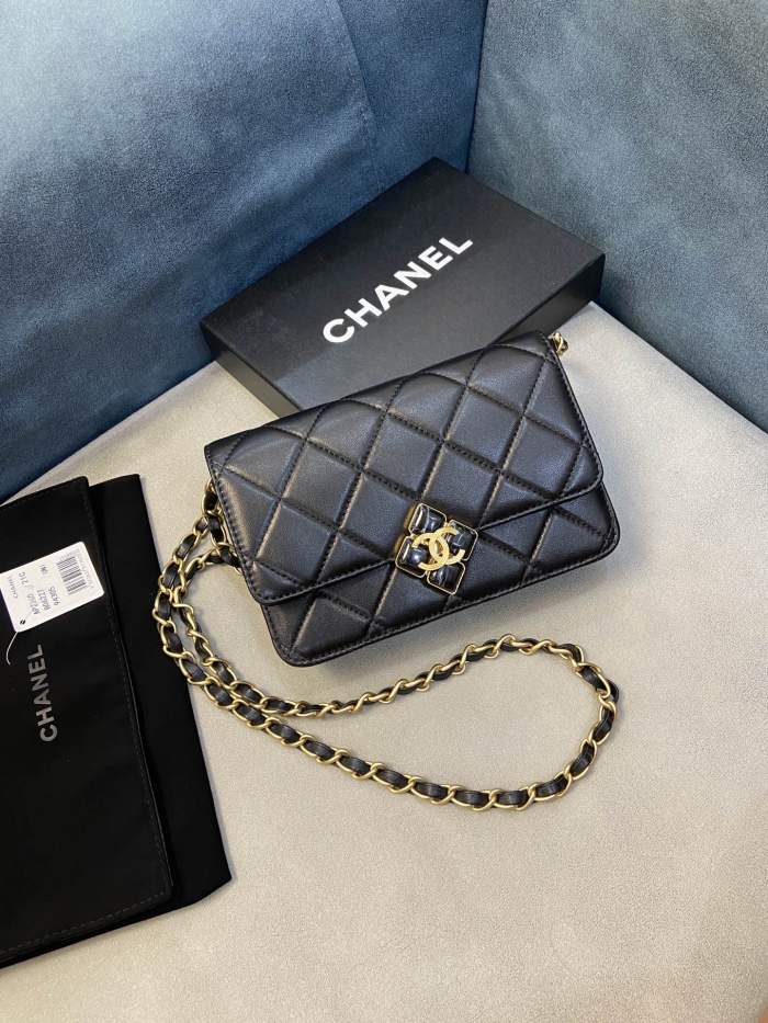 Handbag Chanel 2260 size size 19 Cm