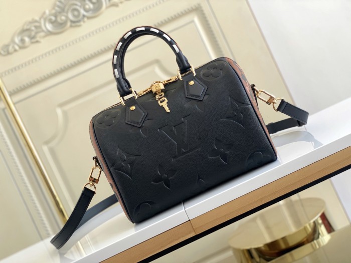 Handbag Louis Vuitton M58524 M45840 size 25x19x15cm