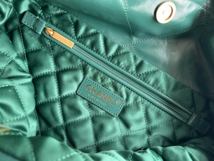 Handbag Chanel size 39cmx42cmx8 cm