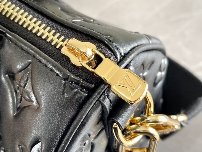 Handbag Louis Vuitton M58631 size 22x19x13CM