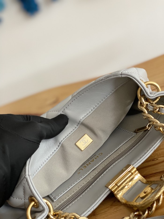 Handbag Chanel 3476 size 17*23*7* cm