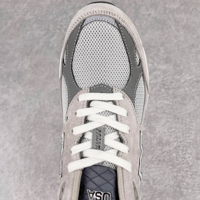 New Balance 990V3 Sneaker 6