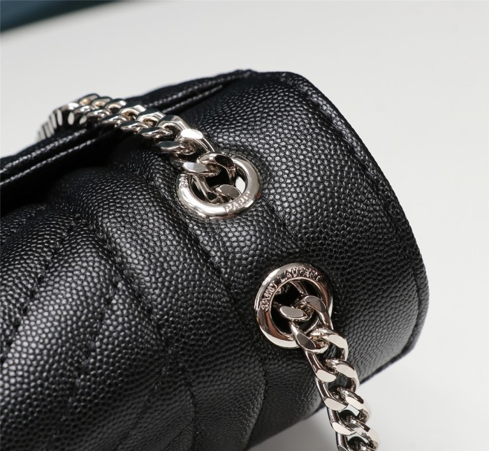 Handbags SAINT LAURENT 26808 size 24X17.5X6 cm