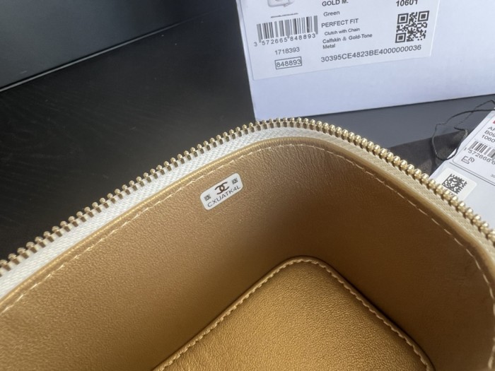 Handbag Chanel A1447 size 8.5cmx11cmx7 cm