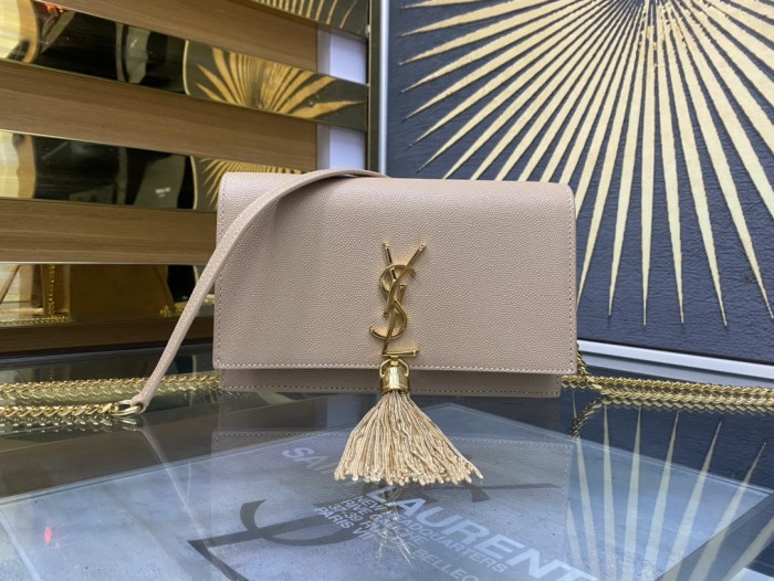 Handbags SAINT LAURENT 452159 size 19x12.5x4 cm