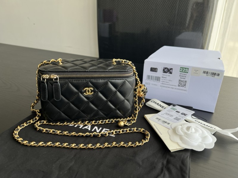 Handbag Chanel AP2303 size 17cmx9.5cmx8 cm