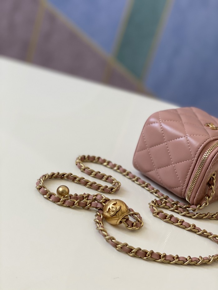 Handbag Chanel 81136 size 10.5 8.5 7 cm