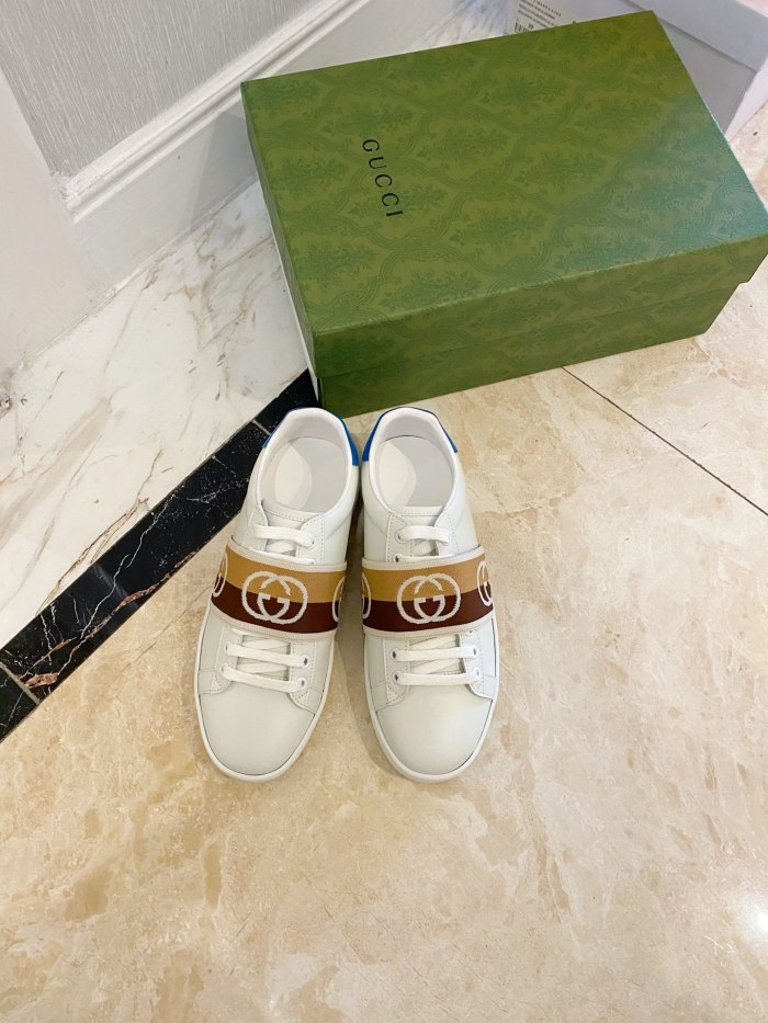 Gucci Women's Ace sneaker with bee sneaker 4