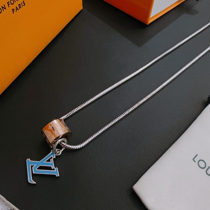 Clothes Louis Vuitton 56