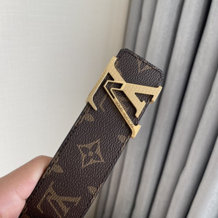 Louis Vuitton Belt 8 (width 4cm)