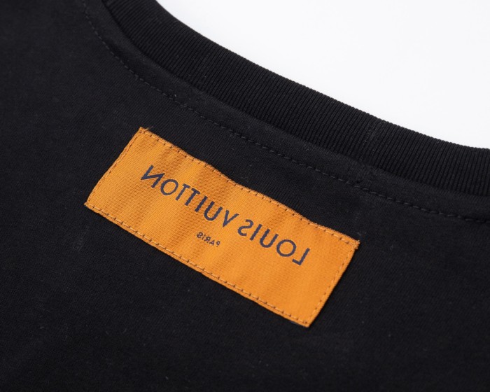 Clothes Louis Vuitton 23