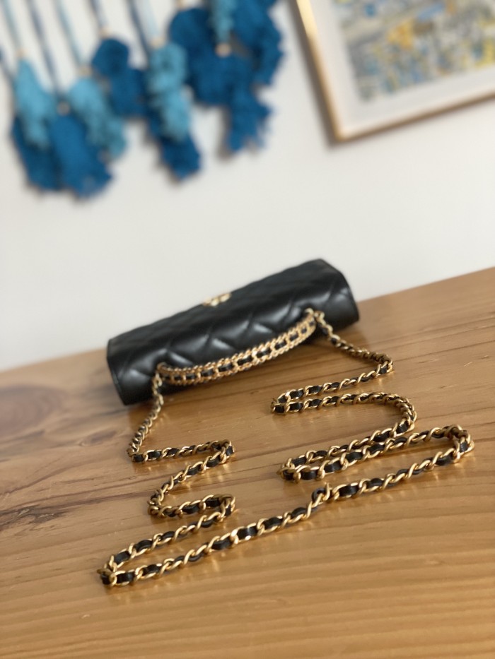 Handbag Chanel 81229 size 19 cm