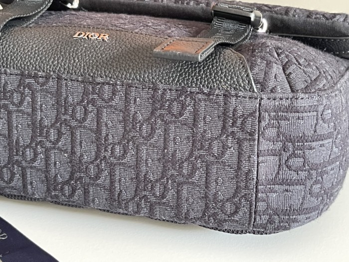 Handbag Dior 93353 size 31 x 21 x 8 cm