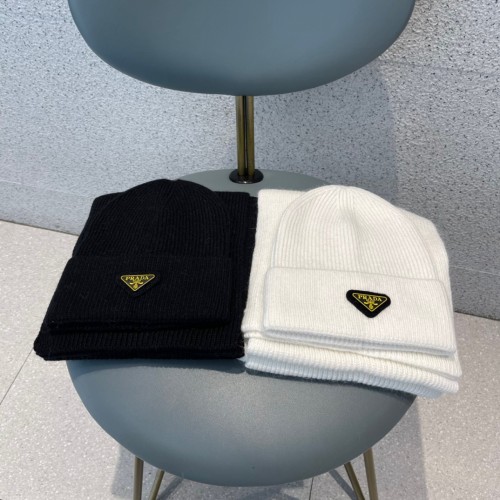 Hat & Scarf Prada 4