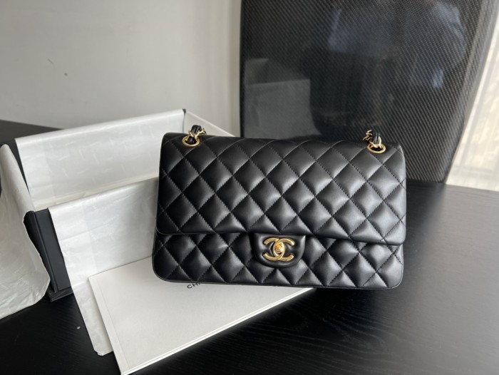 Handbag Chanel size 28 cm