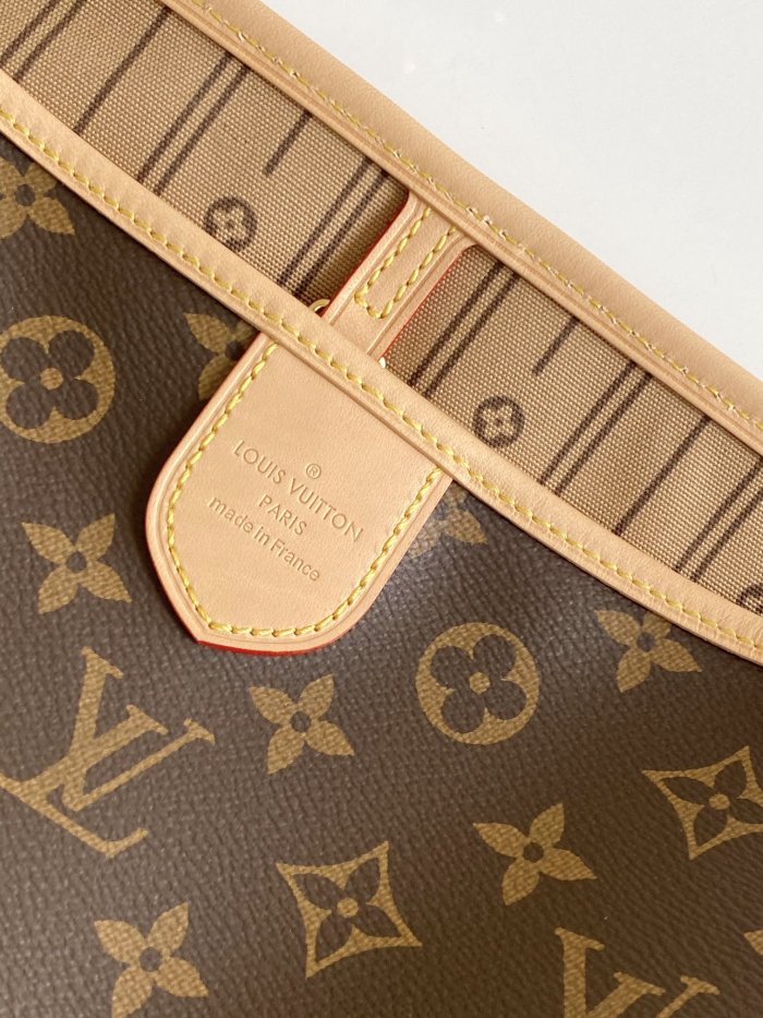 Handbag Louis Vuitton M40352 size 46 × 30.0 × 13 cm