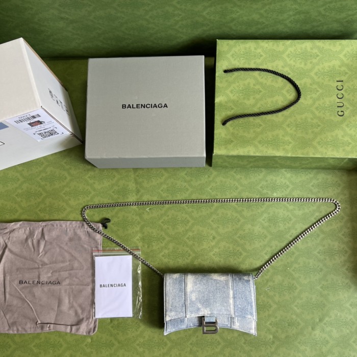 Handbag Gucci 656050 size 19*12*5 cm