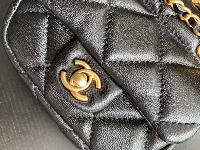 Handbag Chanel 2271 size 12 cm