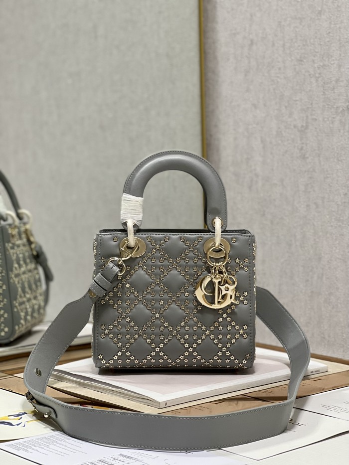 Handbag Dior 0531 size 20×16.5×8 cm