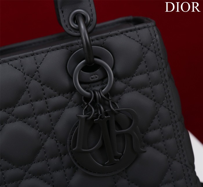 Handbag Dior M0565 size 32*24*12 cm