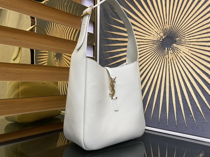 Handbags SAINT LAURENT 713938 size 58×43×8 cm