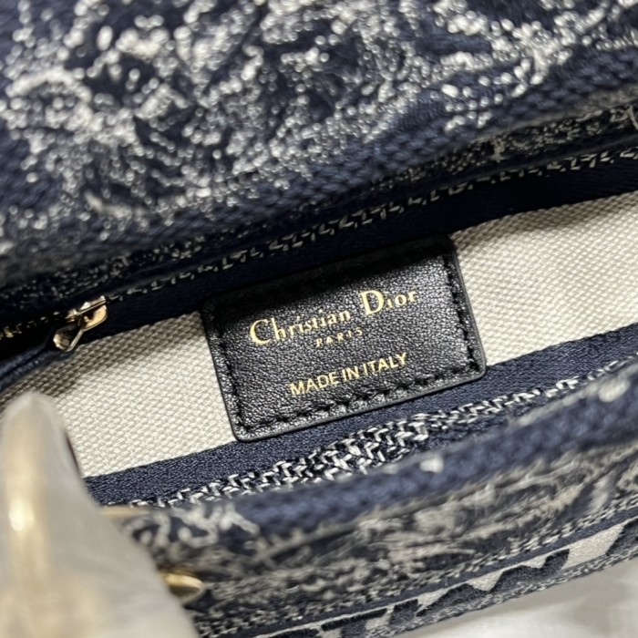 Handbag Dior 9028 size 17×7.5×14 cm