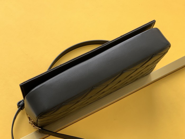 Handbags SAINT LAURENT 678828 size 26x4.5x13 cm