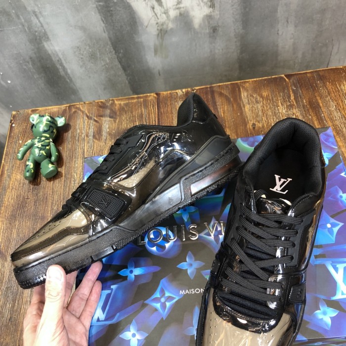 Louis Vuitton Trainer Sneakers 42