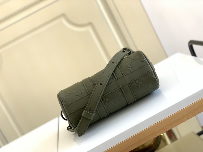 Handbag Louis Vuitton M57961 size 21 x 12 x 9 cm