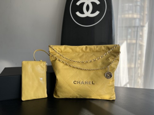 Handbag Chanel size 39cmx42cmx8 cm