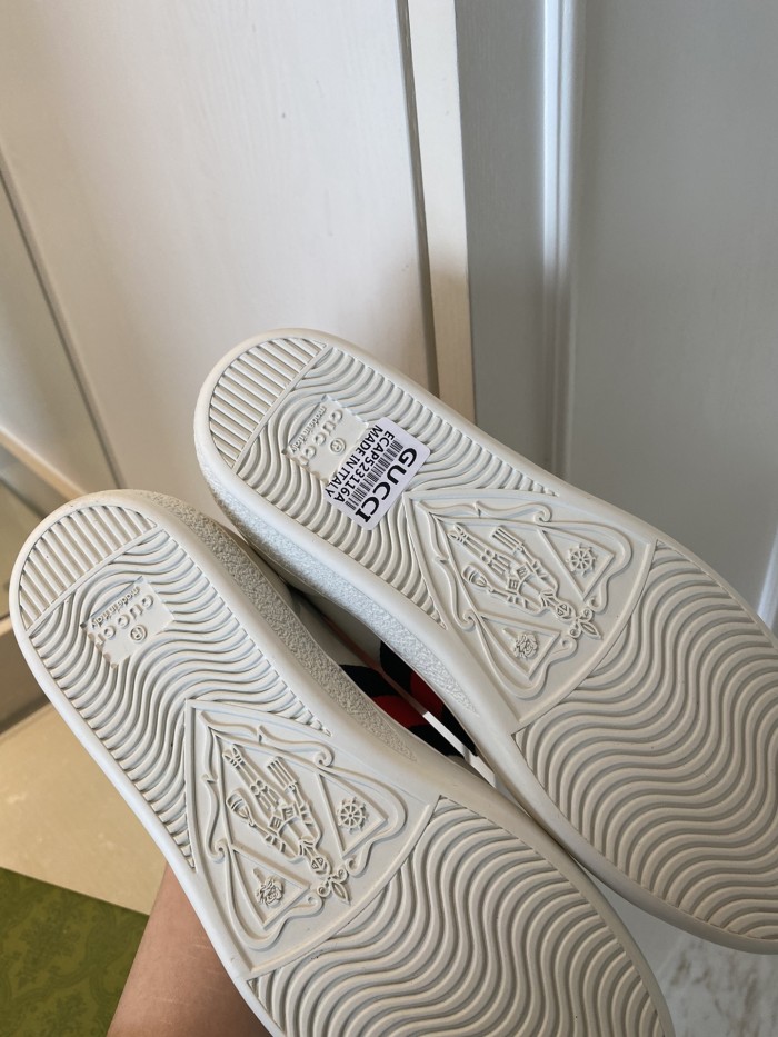 Gucci Women's Ace sneaker with bee sneaker 4